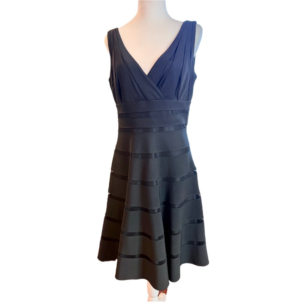 White House Black Market Sleeveless Fit & Flare midi Dress